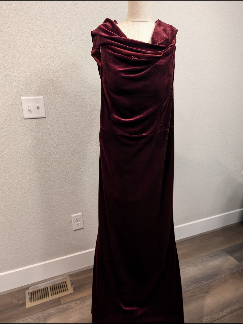 NWT Sz 20 JJ's House Velvet Evening Gown in Deep Wine - Picture 2 of 8